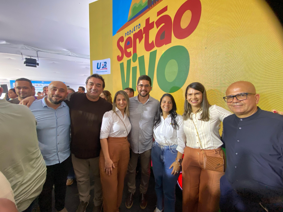 Prefeito Dr. André participa em Itiúba do lançamento do programa Sertão Vivo realizado pelo governador Jerônimo