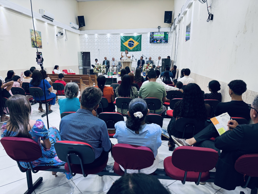 Noite de sábado (11 de abril) é marcada por grande mover no Congresso de Missões e Avivamento em Filadélfia