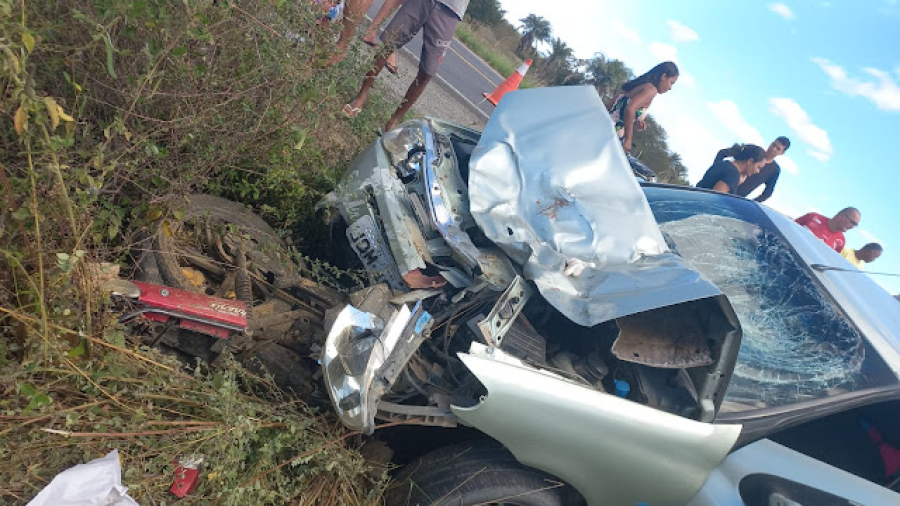 Colisão entre carro e moto deixa dois mortos próximo ao Junco de Jacobina