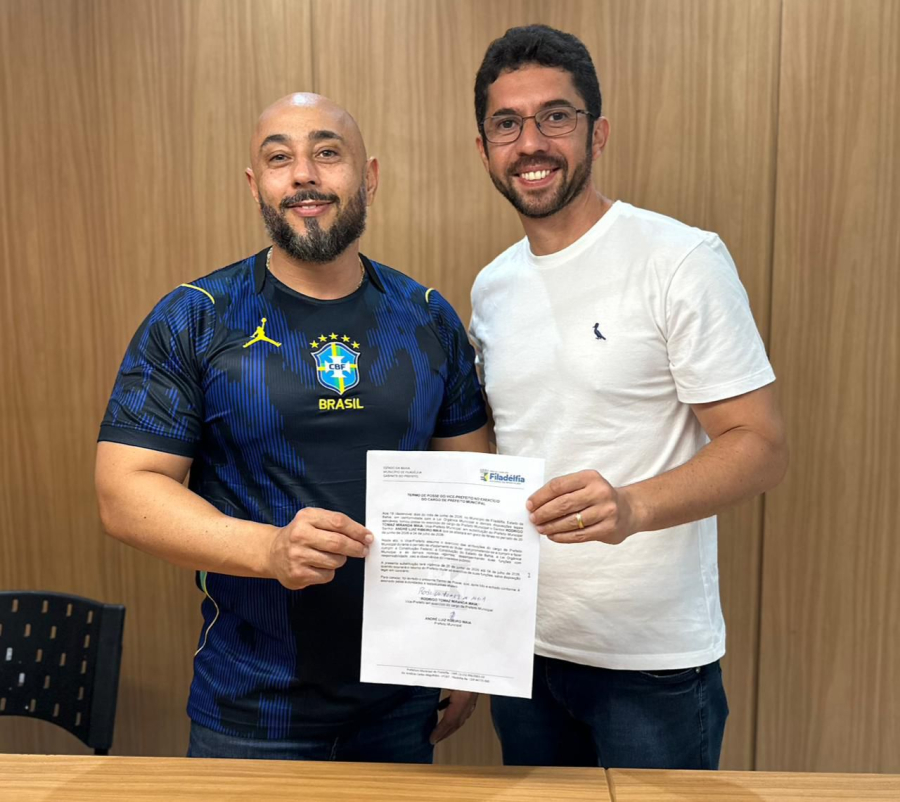 Prefeito Dr. André transmite cargo ao vice-prefeito Dr. Rodrigo durante período de férias