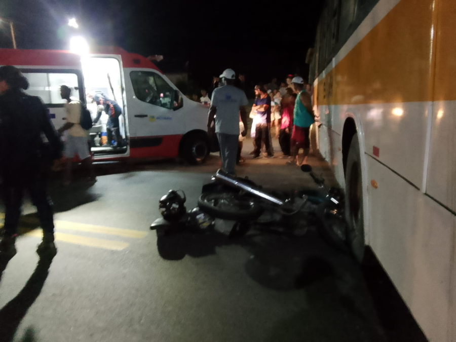 Acidente na Br 324 entre moto e Ônibus deixa dois feridos na altura da Palmeirinha em Jacobina