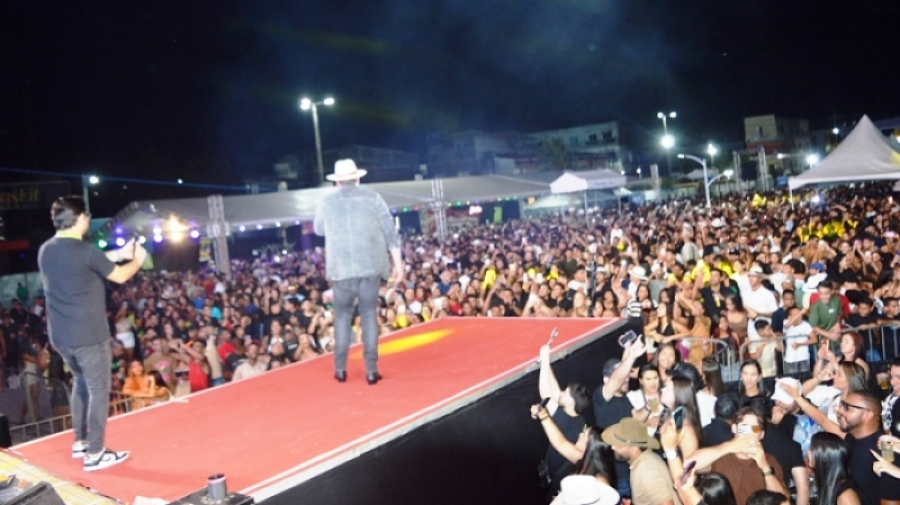 Festa de Setembro movimenta Filadélfia no primeiro dia com shows até a madrugada